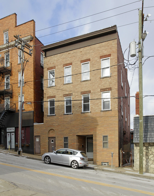 413 Station St in Bridgeville, PA - Foto de edificio - Building Photo