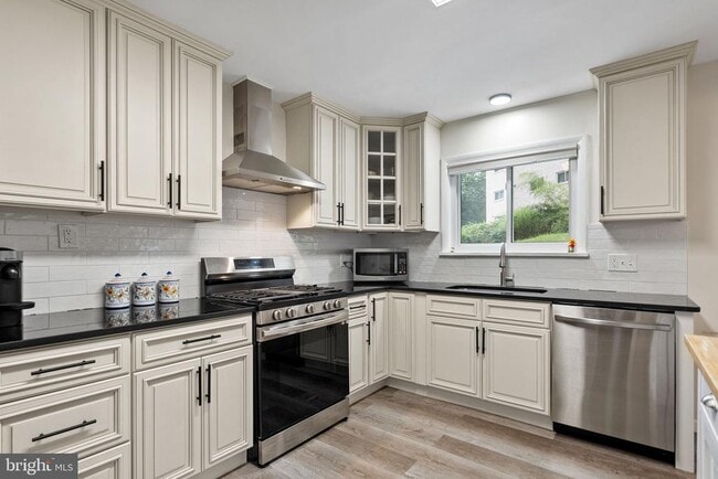 property at 7409 Aspen Ave