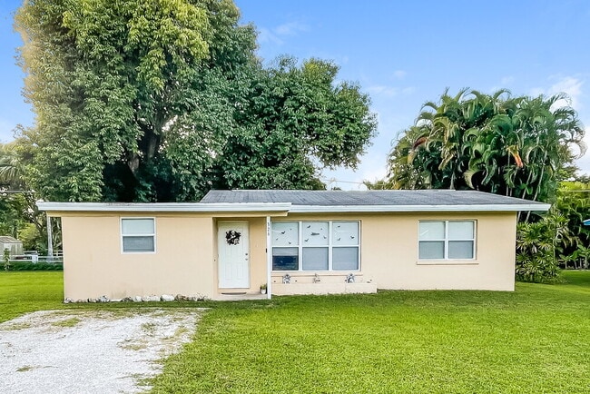 property at 324 Colorado Ave