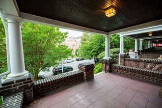 3211 N Calvert St in Baltimore, MD - Building Photo - Building Photo