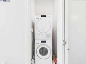 1001 46th St in Emeryville, CA - Foto de edificio - Building Photo