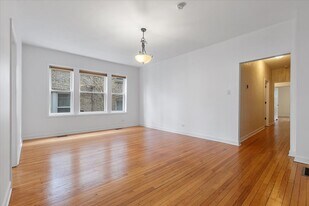 6445 N Greenview Ave, Unit 1 in Chicago, IL - Building Photo