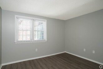 266 Main St in Windsor Locks, CT - Building Photo - Building Photo