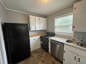 2111 Sycamore St SW in Huntsville, AL - Building Photo - Building Photo