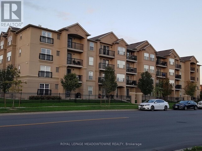property at 1471-1471 Maple Ave