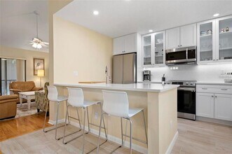 1707 Pelican Cove Rd in Sarasota, FL - Building Photo - Building Photo
