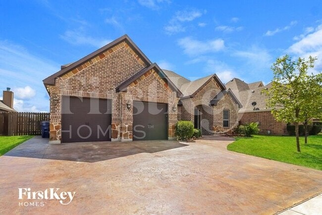 723 La Paloma Rd in Sanger, TX - Building Photo - Building Photo