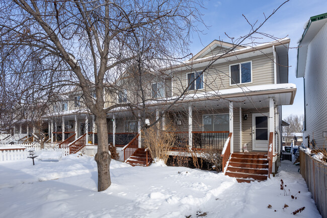 42C Green Meadow Cres in Strathmore, AB - Building Photo - Building Photo