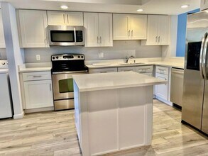 1030 US-1 in North Palm Beach, FL - Building Photo - Building Photo