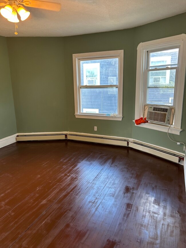 30 Jefferson Ave, Unit 2