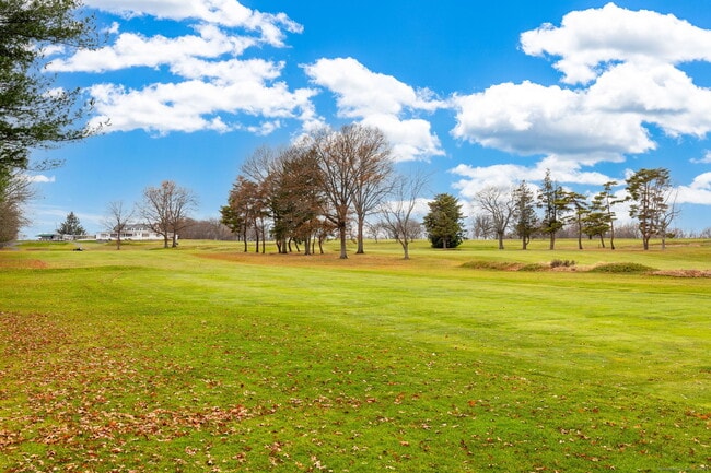 92 Indian Hill Rd in Newington, CT - Building Photo - Building Photo