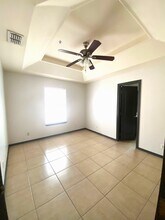 1202 W Kiwi Ave, Unit A in Pharr, TX - Foto de edificio - Building Photo