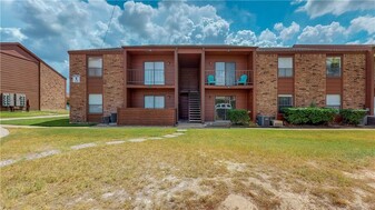 904 University Oaks Blvd, Unit 1 in College Station, TX - Building Photo