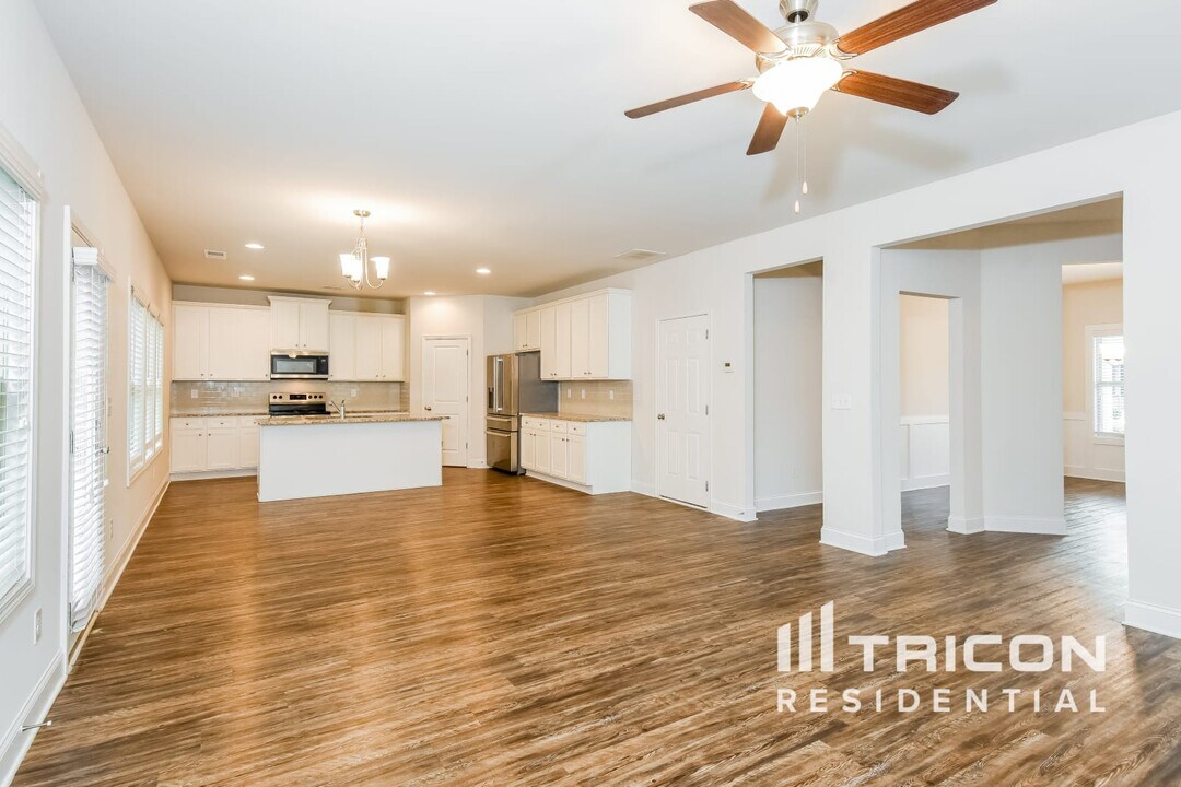 112 Monaghan Wy in Dallas, GA - Building Photo