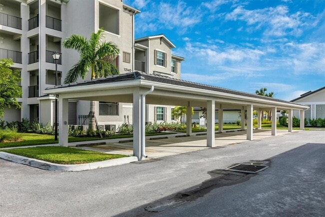 12140 Wellen Golf St, Unit 303 in Venice, FL - Building Photo - Building Photo