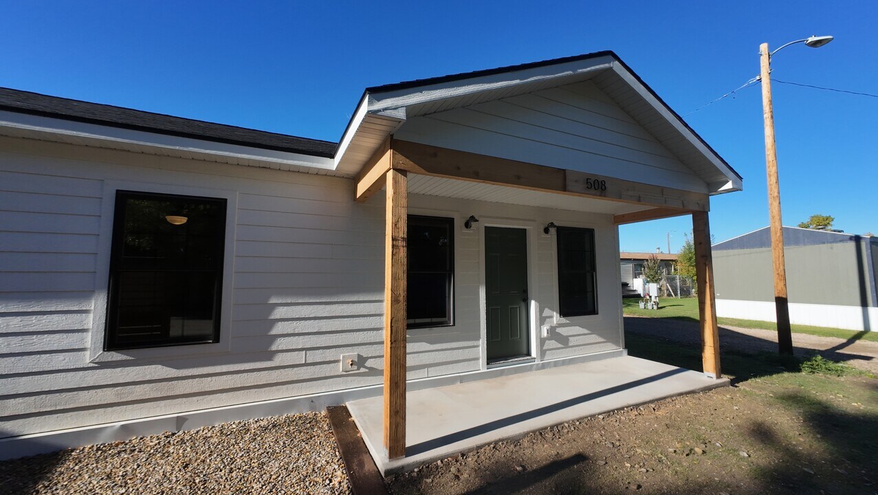 508 3rd Ave S in Lewistown, MT - Building Photo