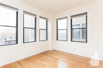 4242 N Sheridan Rd in Chicago, IL - Building Photo - Building Photo