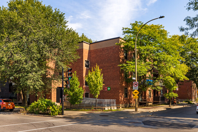 1880 René Lévesque Boul E in Montréal, QC - Building Photo - Building Photo