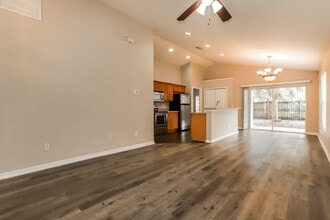 11722 Mango Cross Ct in Seffner, FL - Foto de edificio - Building Photo
