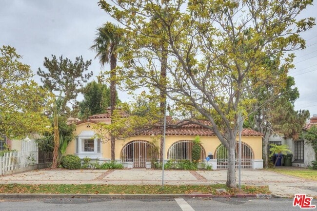 property at 10864 Wellworth Ave