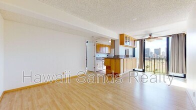 2916 Date St in Honolulu, HI - Foto de edificio - Building Photo