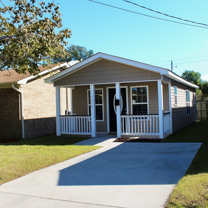215 Gores Row in Wilmington, NC - Building Photo