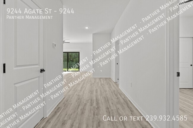 9244 Agate St-Unit -9244 in Port Charlotte, FL - Building Photo - Building Photo