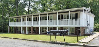 19 Oakwood Dr, Unit 19 Oakwood Drive in Wind Gap, PA - Building Photo