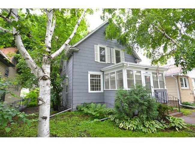 property at 1039 23rd Ave SE
