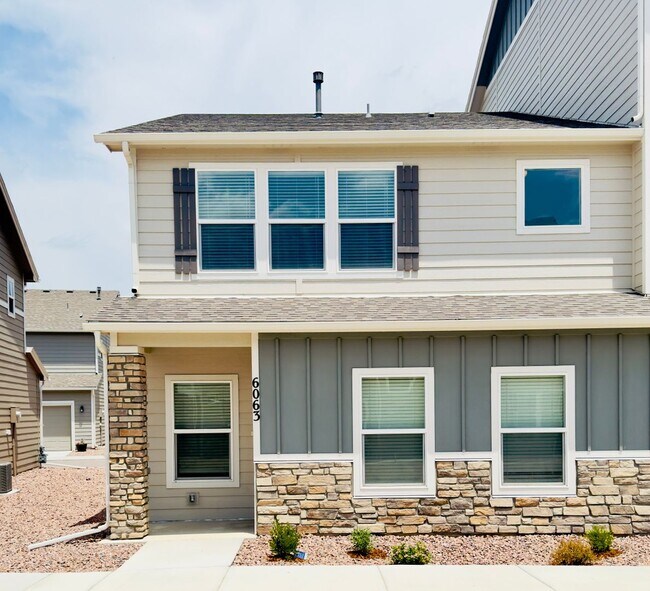 6063 Magma Hts in Colorado Springs, CO - Building Photo - Building Photo