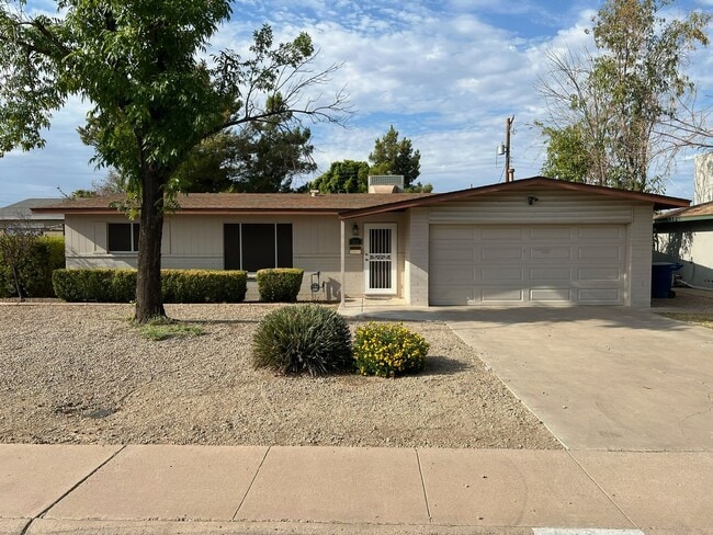 property at 331 E Laguna Dr