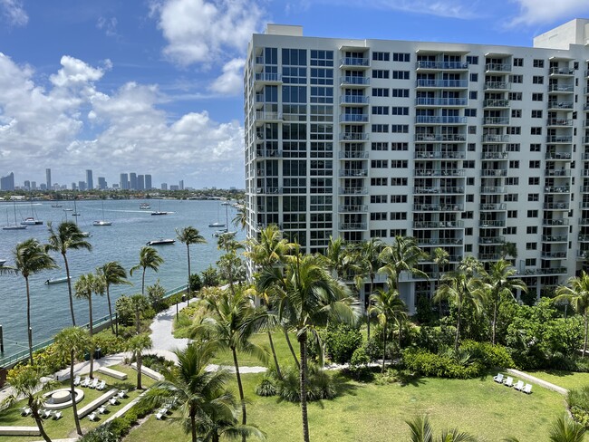 1500 Bay Dr, Unit 382 in Miami Beach, FL - Building Photo - Building Photo