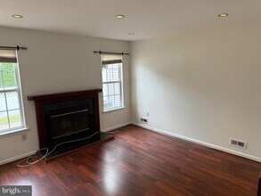 43 Honey Locust Ln in Newtown, PA - Building Photo - Building Photo