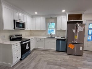 739 Victory Hwy in West Greenwich, RI - Building Photo - Building Photo