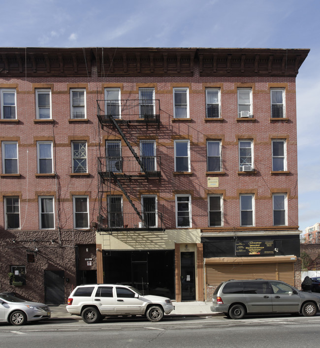 1100 Bedford Ave in Brooklyn, NY - Foto de edificio - Building Photo