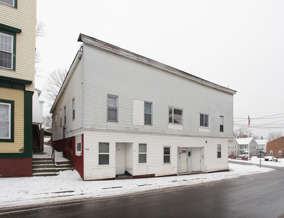 42-50 Asnuntuck St in Enfield, CT - Building Photo