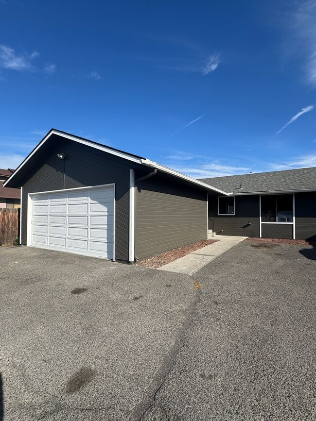 property at 1105 S 34th Ave
