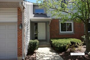 135 Morningside Ln E in Buffalo Grove, IL - Building Photo