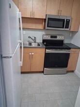 1540 Meridian Ave in Miami Beach, FL - Building Photo - Building Photo