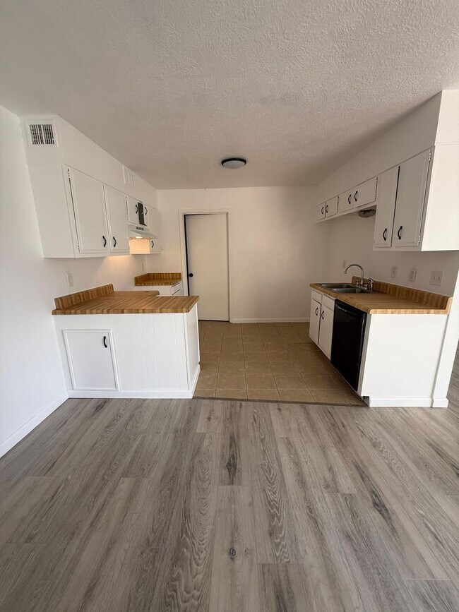 6095 Fairmeadow Dr in Beaumont, TX - Building Photo - Building Photo