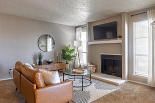 Hunters Way in Lubbock, TX - Building Photo