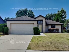 4460 Treasure Cay Rd in Tavares, FL - Building Photo