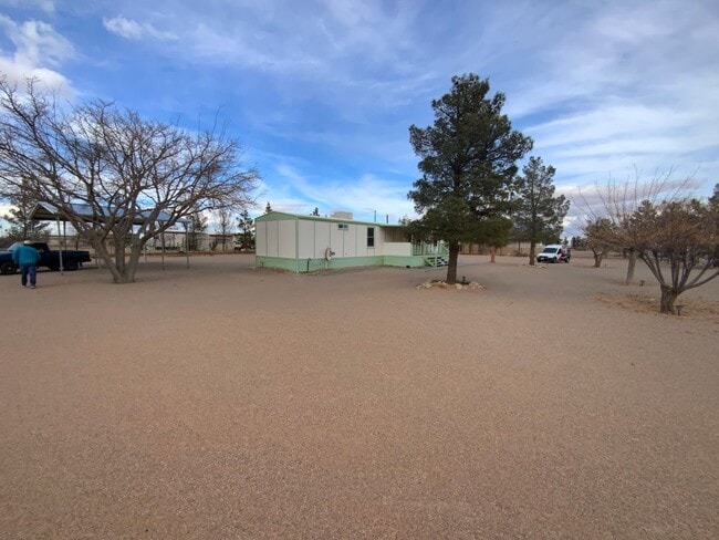 646 E Lisa Dr in Chaparral, NM - Building Photo - Building Photo