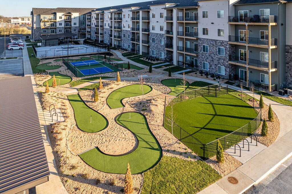 Monarch Apartments in Springfield, MO