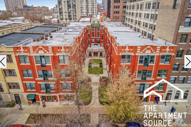 432 W Surf St, Unit 3 in Chicago, IL - Building Photo - Building Photo