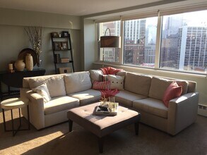 1150 N Lake Shore Dr in Chicago, IL - Building Photo - Building Photo
