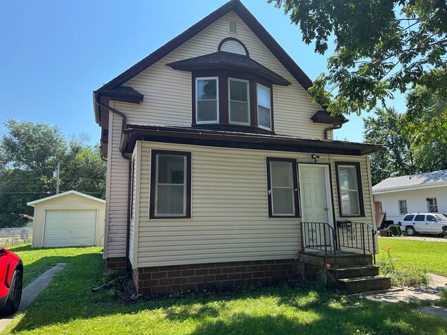 1319 S 22nd St in Fort Dodge, IA - Building Photo - Building Photo
