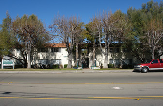 Foothill Courtyards in Vista, CA - Building Photo - Building Photo