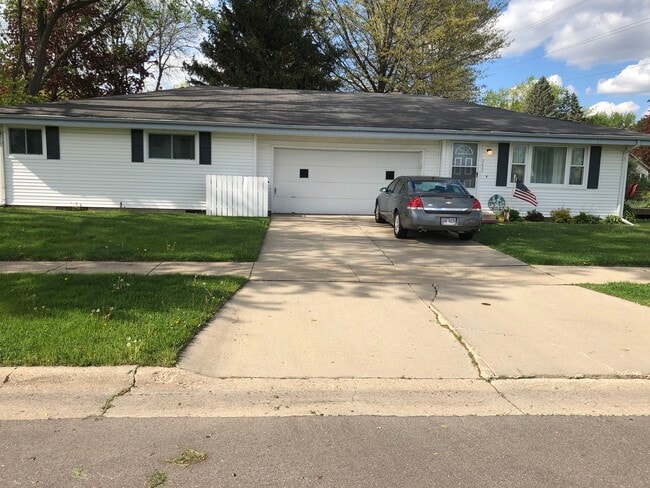 2622 Bond Pl, Unit Half duplex