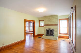 313 E State St in Athens, OH - Building Photo - Building Photo